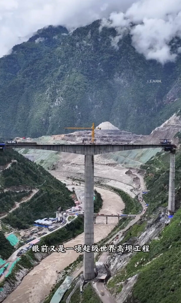 Hongqi Bridge Collapse: Shocking Footage of 758-Meter Structure's Failure 27 Hongqi Bridge
